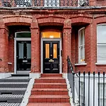Lovely 2 Bedroom Flat In The Heart Of Chelsea