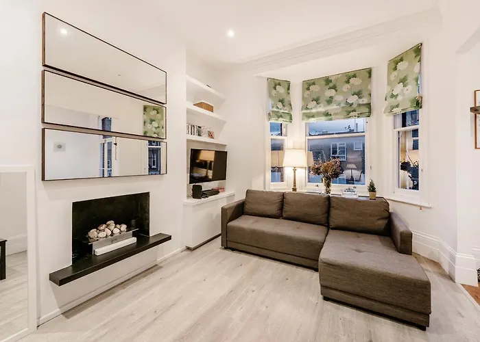 Lovely 2 Bedroom Flat In The Heart Of Chelsea